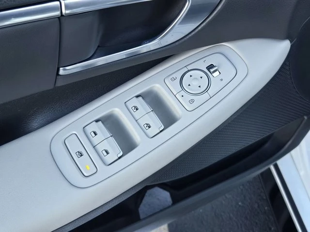 2023 Hyundai Sonata - Image 9 of 12