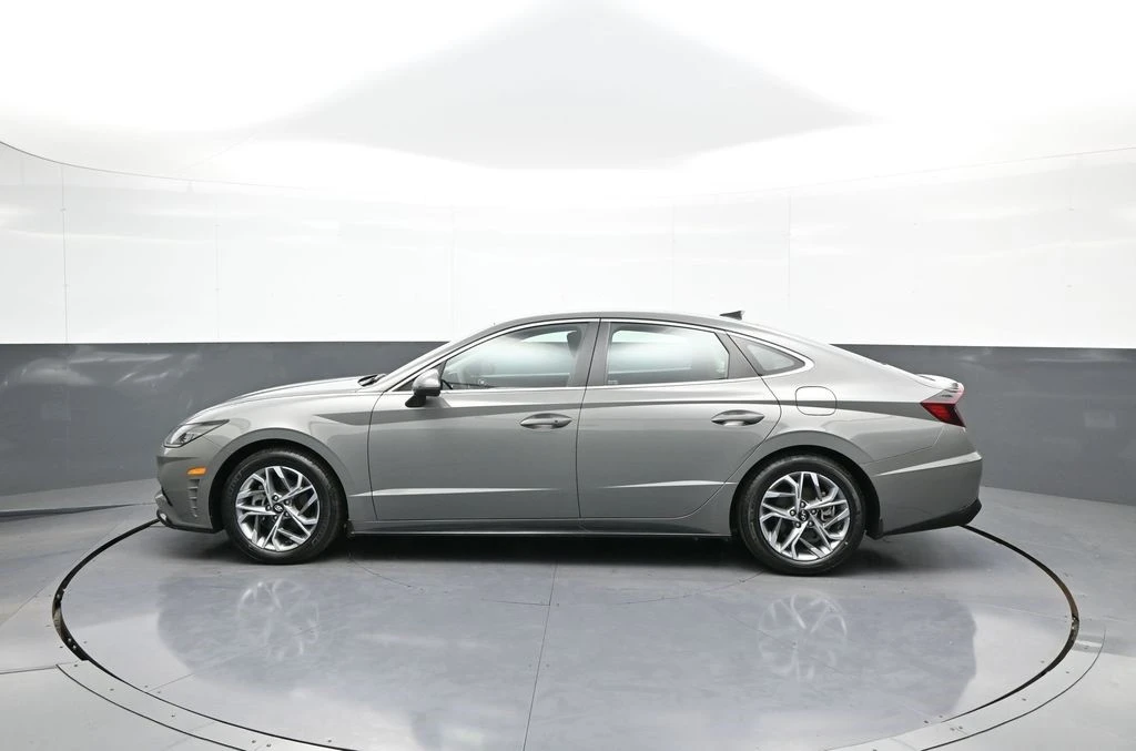 2023 Hyundai Sonata - Image 9 of 12