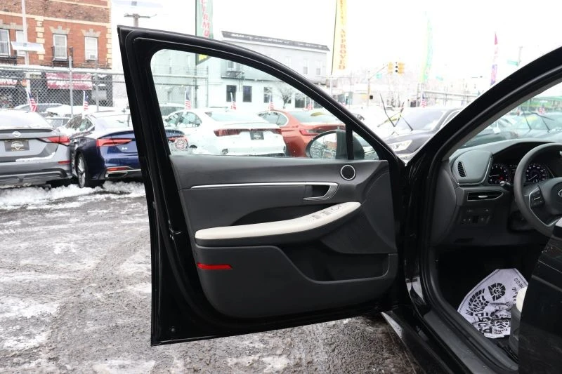 2023 Hyundai Sonata - Image 9 of 12