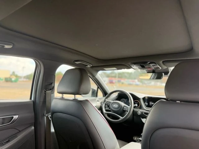 2023 Hyundai Sonata - Image 16 of 19