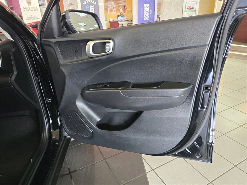 2023 Hyundai Venue - Image 12 of 20