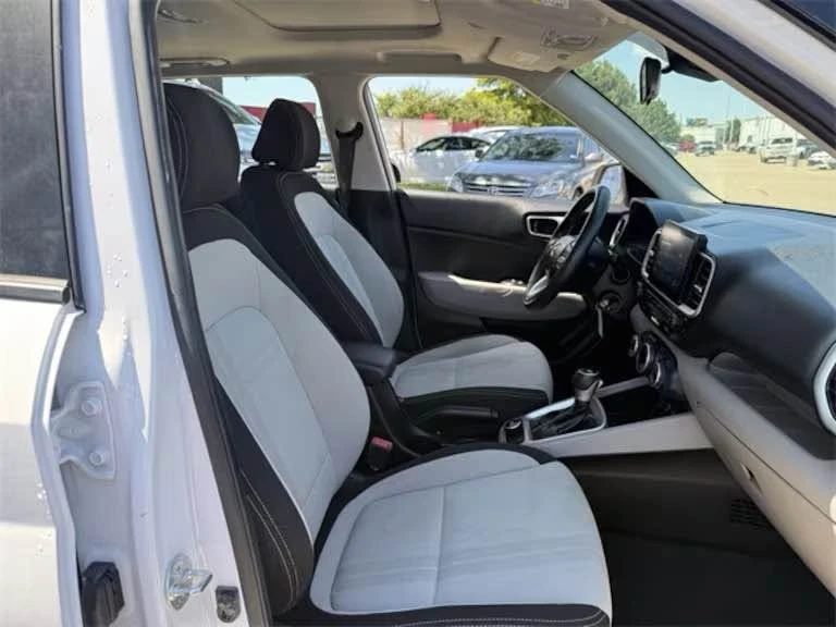 2023 Hyundai Venue - Image 9 of 13