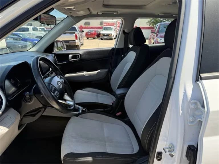 2023 Hyundai Venue - Image 8 of 13