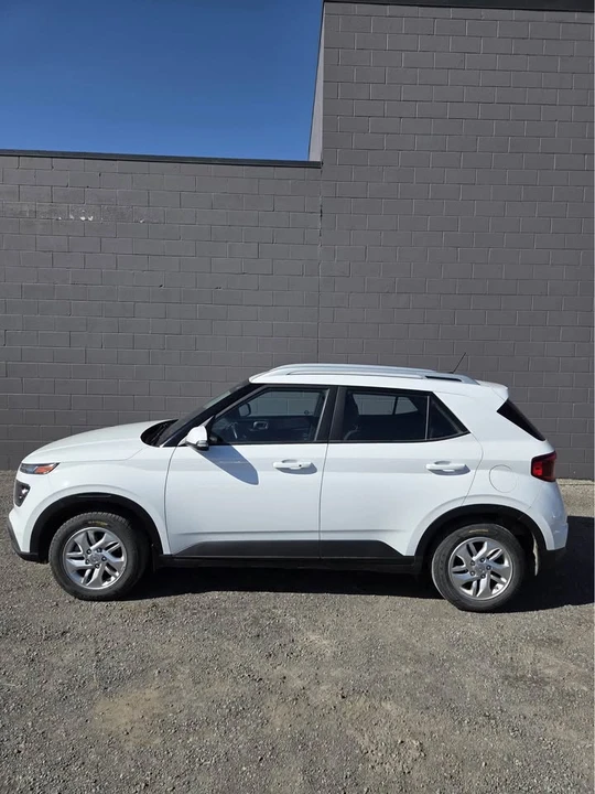 2023 Hyundai Venue - Image 2 of 5