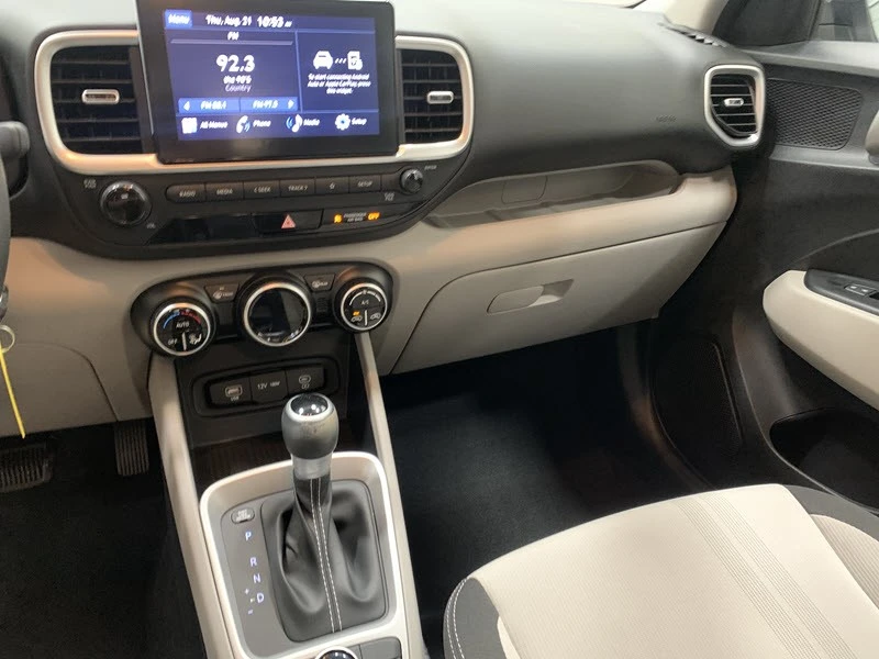 2023 Hyundai Venue - Image 9 of 21