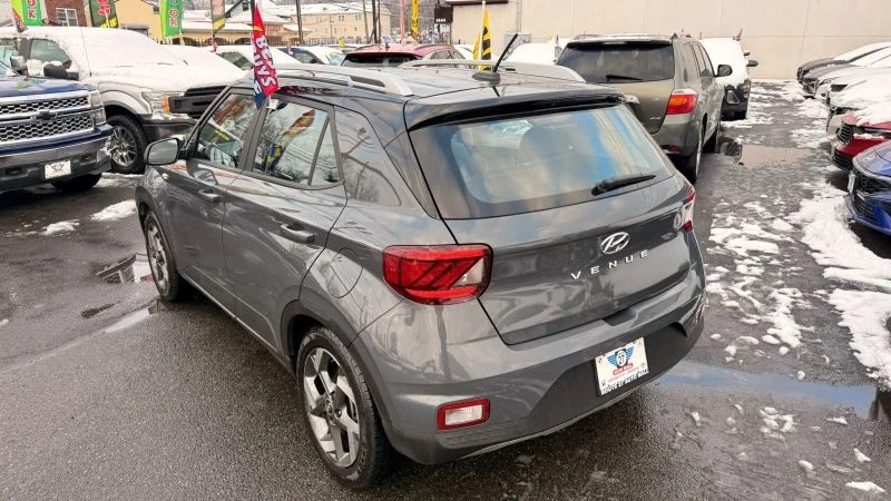2023 Hyundai Venue - Image 7 of 12