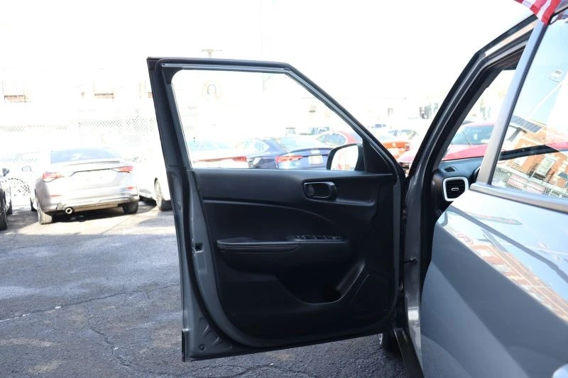 2023 Hyundai Venue - Image 9 of 12