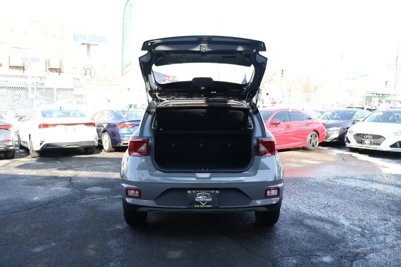 2023 Hyundai Venue - Image 7 of 12