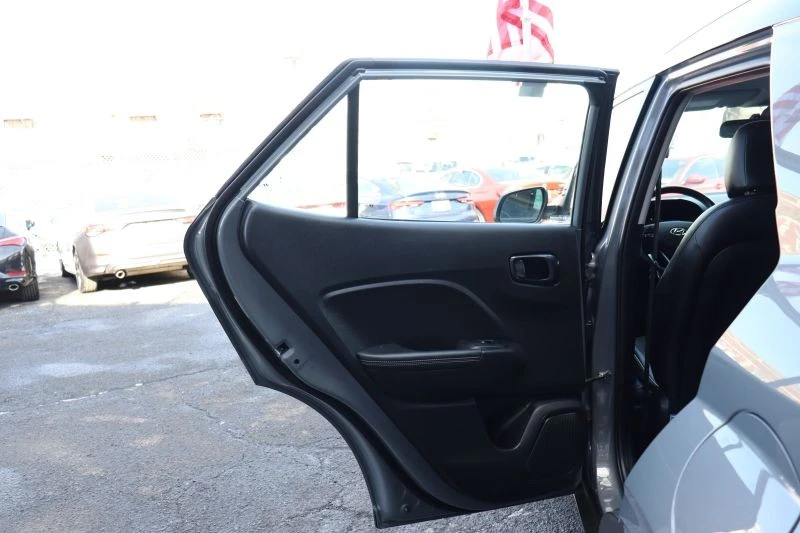 2023 Hyundai Venue - Image 10 of 12