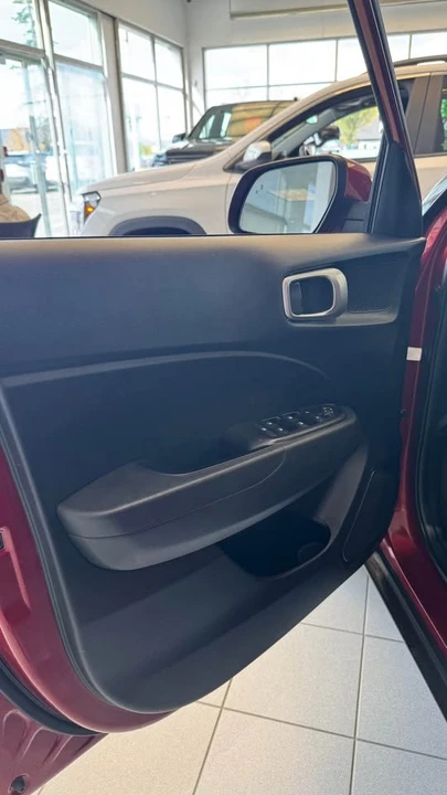 2023 Hyundai Venue - Image 6 of 13
