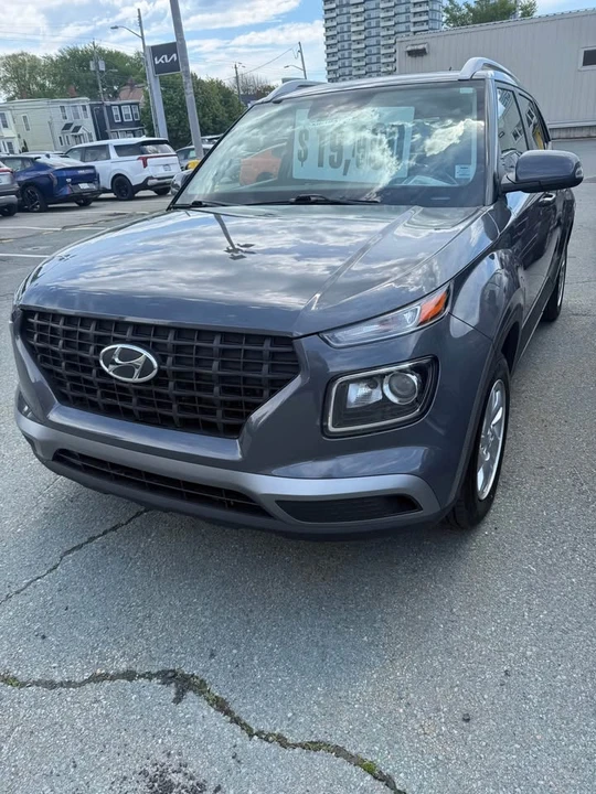 2023 Hyundai Venue - Image 2 of 13