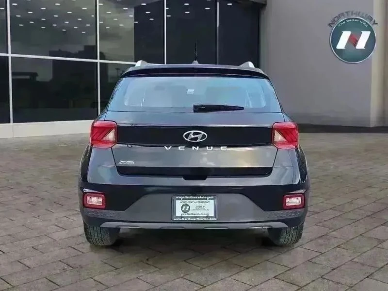 2023 Hyundai Venue - Image 4 of 12