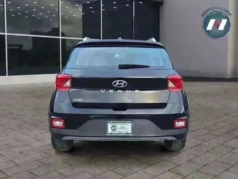 2023 Hyundai Venue - Image 4 of 12