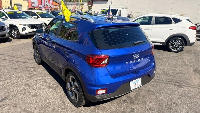 2023 Hyundai Venue - Image 5 of 12