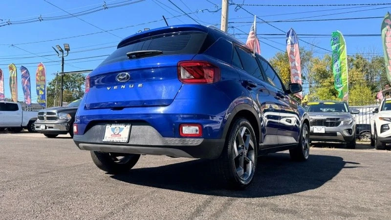 2023 Hyundai Venue - Image 9 of 12