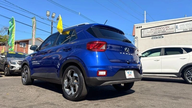 2023 Hyundai Venue - Image 8 of 12
