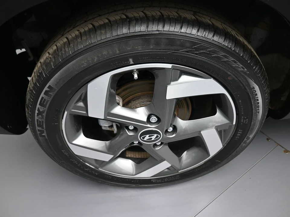 2023 Hyundai Venue - Image 12 of 21