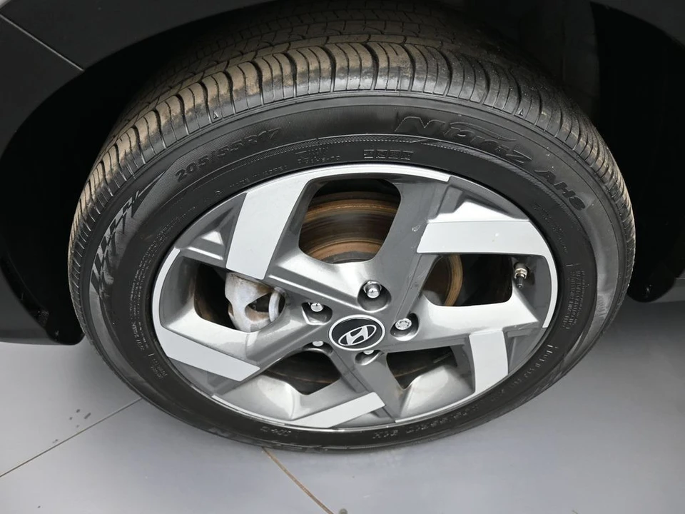 2023 Hyundai Venue - Image 14 of 21