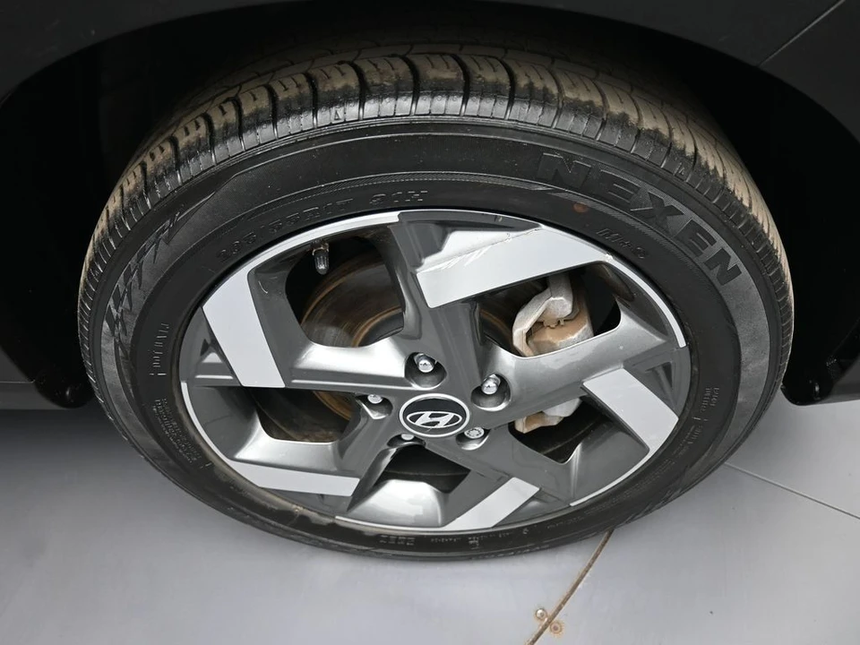 2023 Hyundai Venue - Image 13 of 21