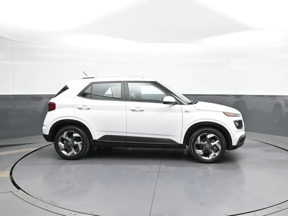 2023 Hyundai Venue - Image 5 of 21