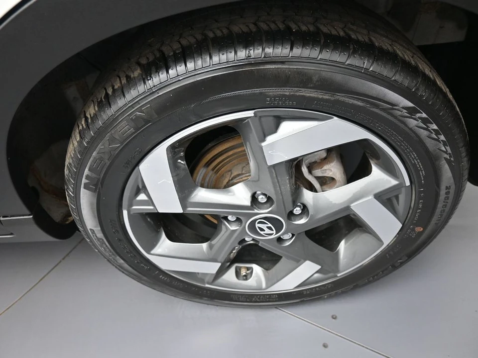 2023 Hyundai Venue - Image 15 of 21