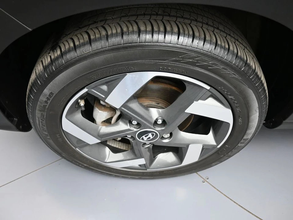 2023 Hyundai Venue - Image 14 of 21