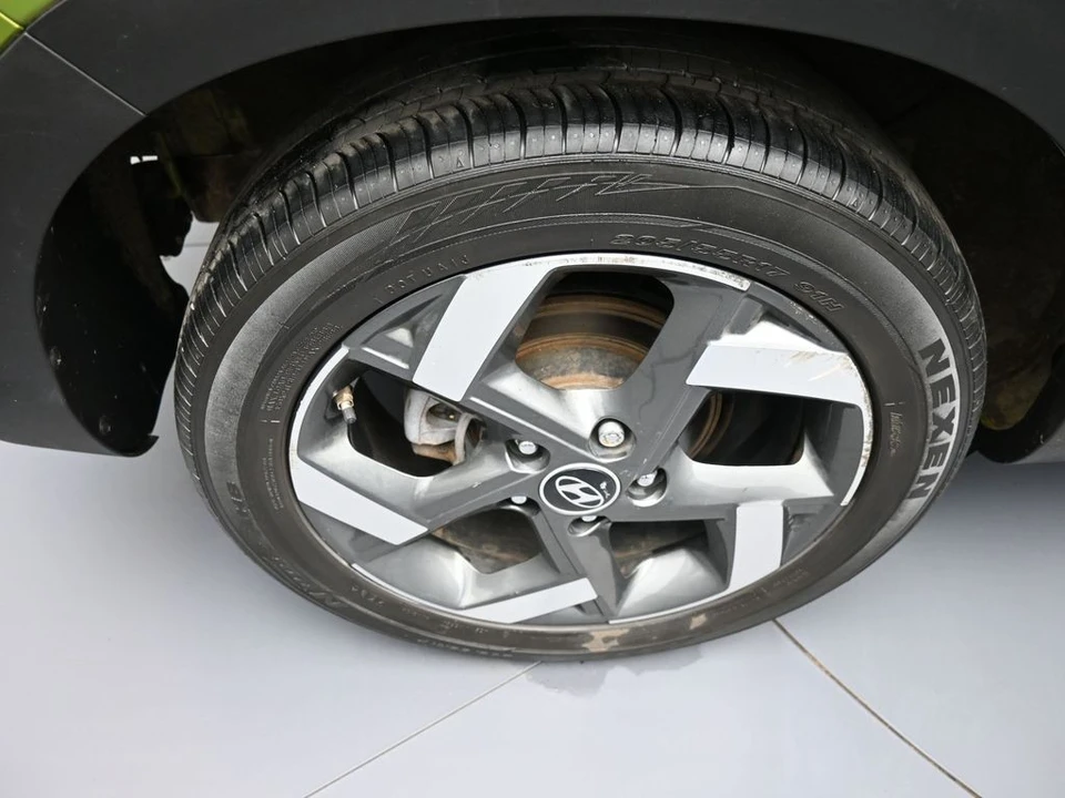 2023 Hyundai Venue - Image 13 of 21
