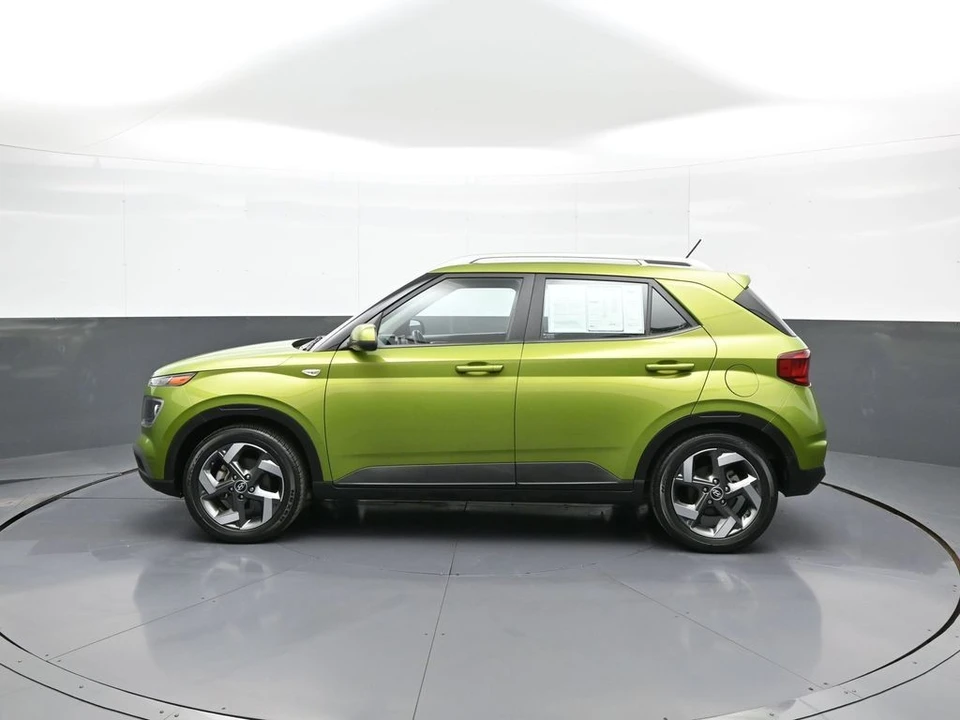 2023 Hyundai Venue - Image 9 of 21