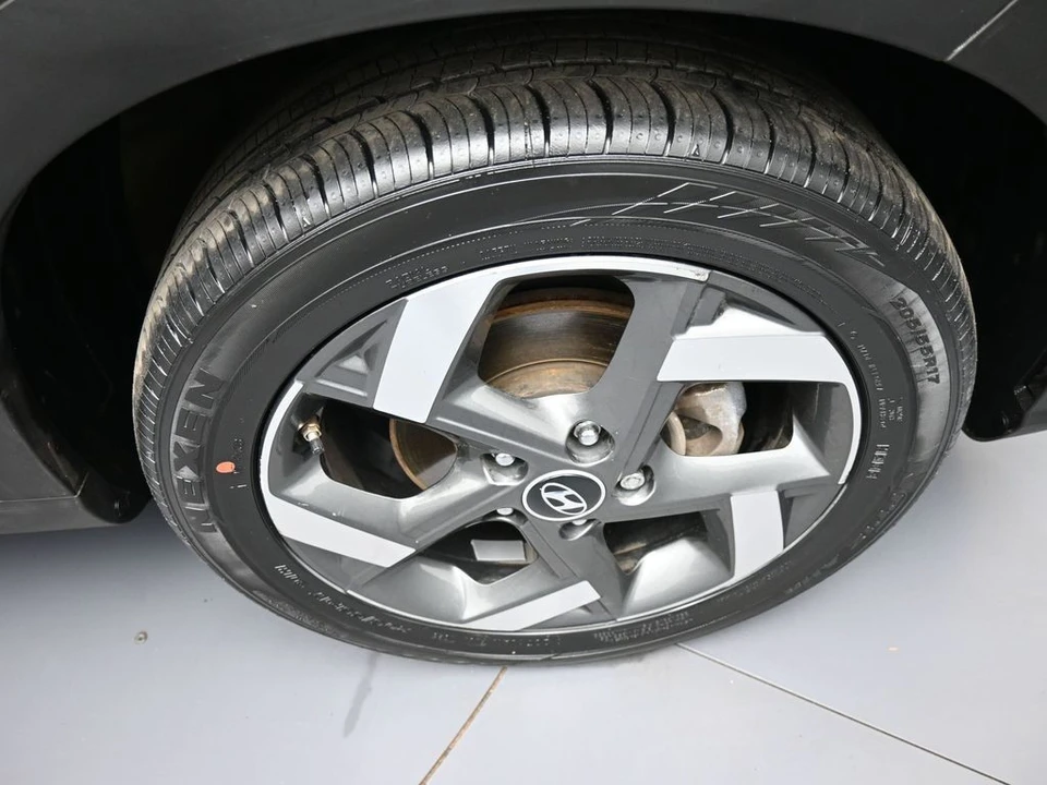 2023 Hyundai Venue - Image 12 of 21