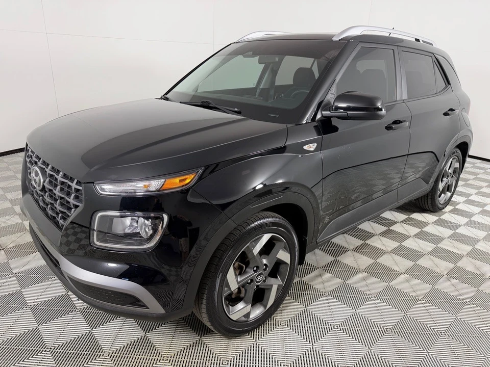2023 Hyundai Venue - Image 9 of 12