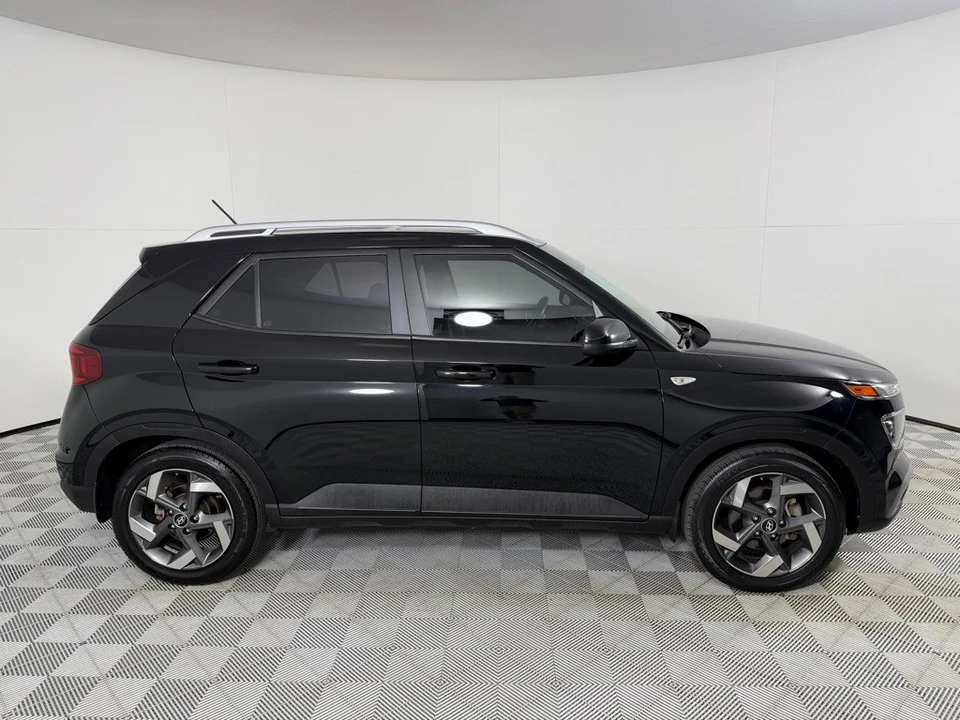 2023 Hyundai Venue - Image 4 of 12