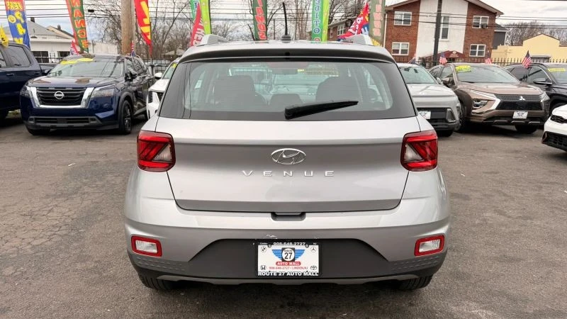 2023 Hyundai Venue - Image 6 of 12