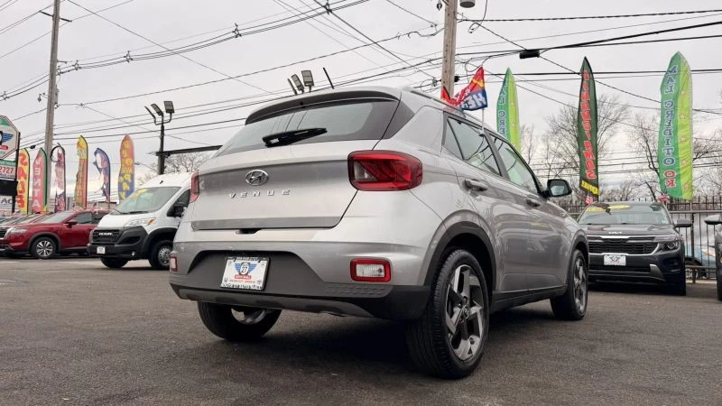 2023 Hyundai Venue - Image 4 of 12