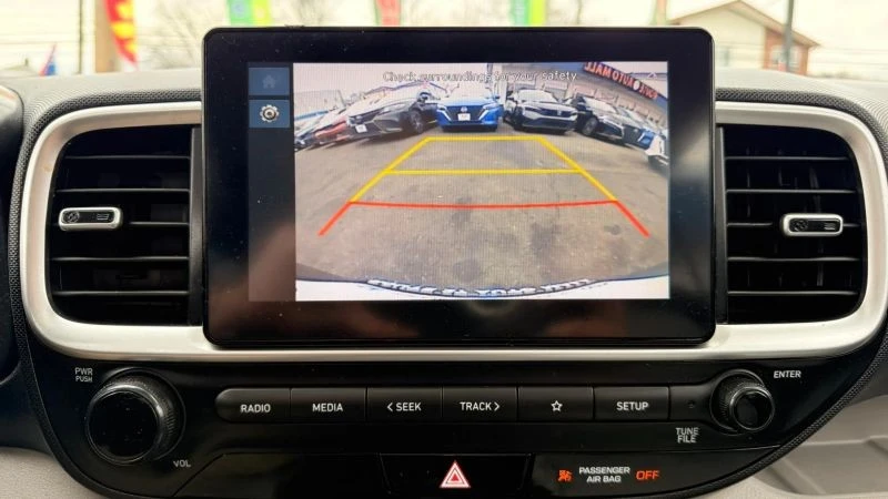 2023 Hyundai Venue - Image 10 of 12