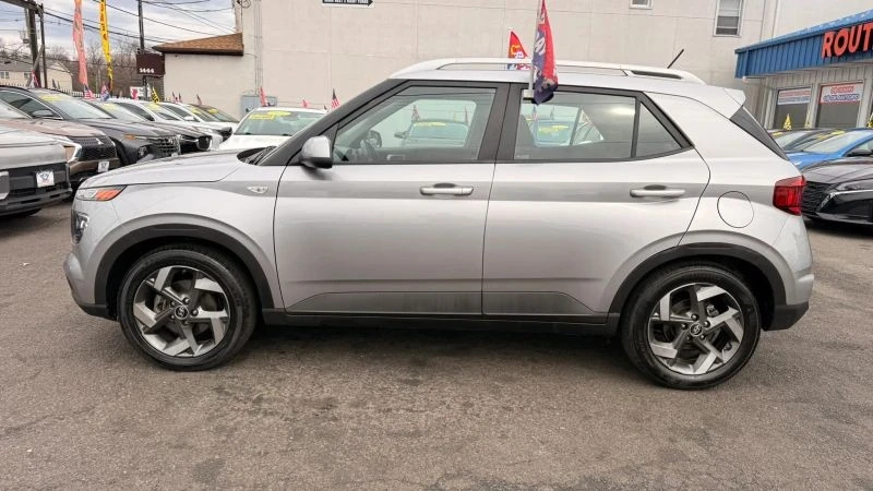 2023 Hyundai Venue - Image 10 of 12