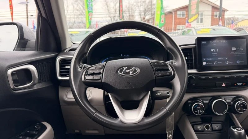 2023 Hyundai Venue - Image 8 of 12