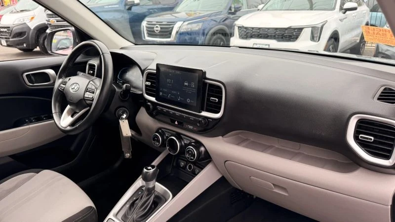 2023 Hyundai Venue - Image 6 of 12