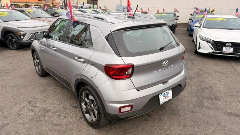 2023 Hyundai Venue - Image 5 of 12