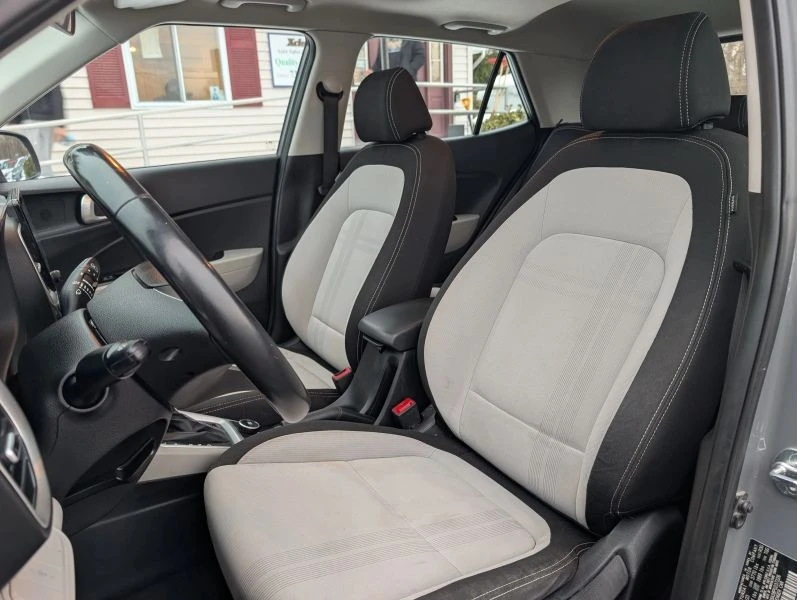 2023 Hyundai Venue - Image 9 of 12