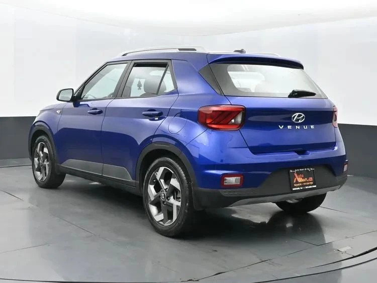 2023 Hyundai Venue - Image 9 of 12