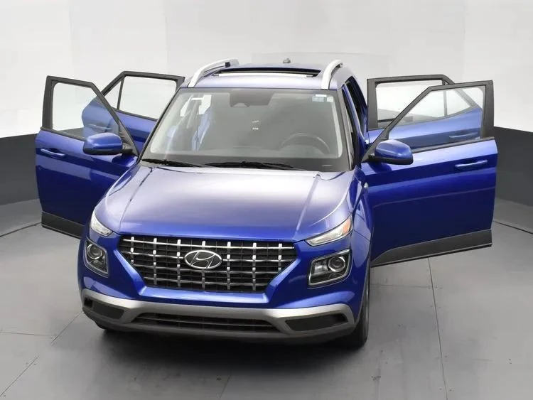 2023 Hyundai Venue - Image 10 of 12
