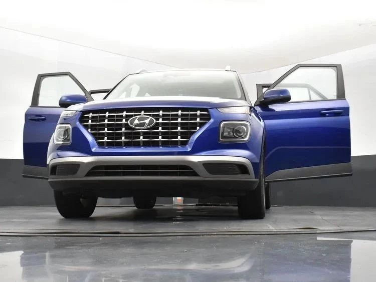 2023 Hyundai Venue - Image 11 of 12