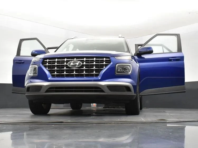 2023 Hyundai Venue - Image 11 of 12