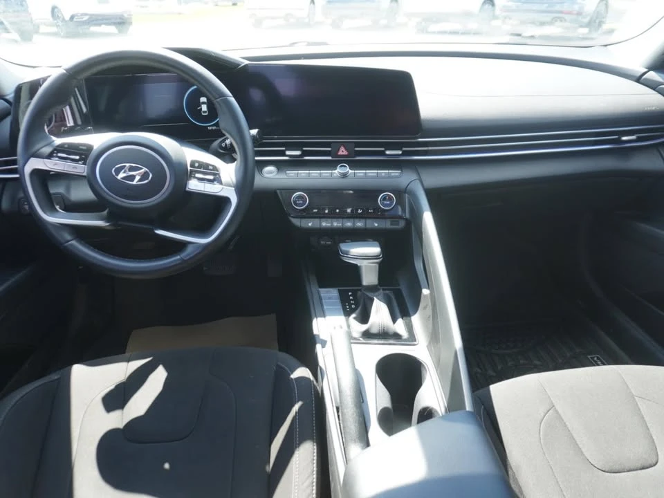 2023 Hyundai Elantra - Image 10 of 18