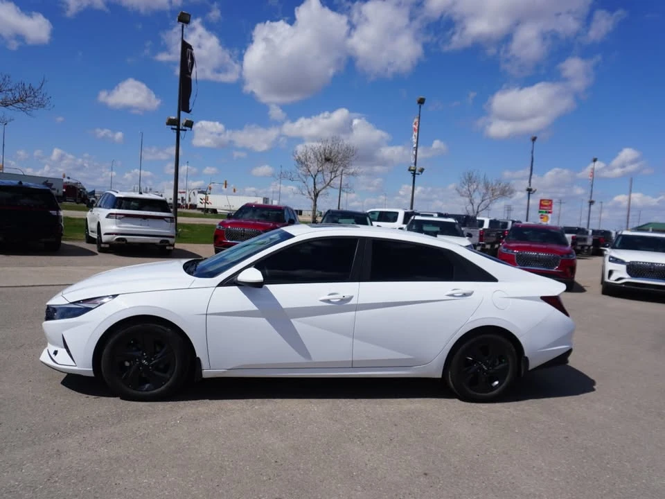 2023 Hyundai Elantra - Image 4 of 18