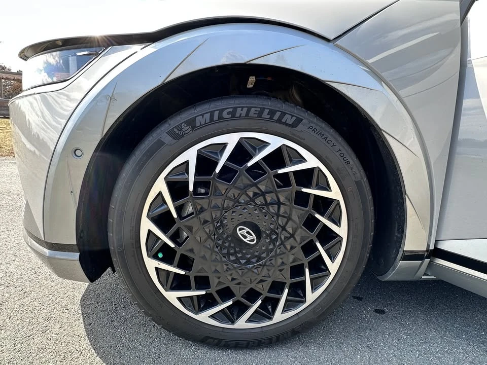 2023 Hyundai Ioniq 5 - Image 10 of 20