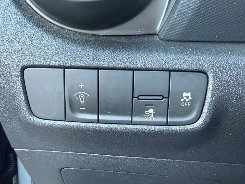 2023 Hyundai Kona - Image 15 of 20