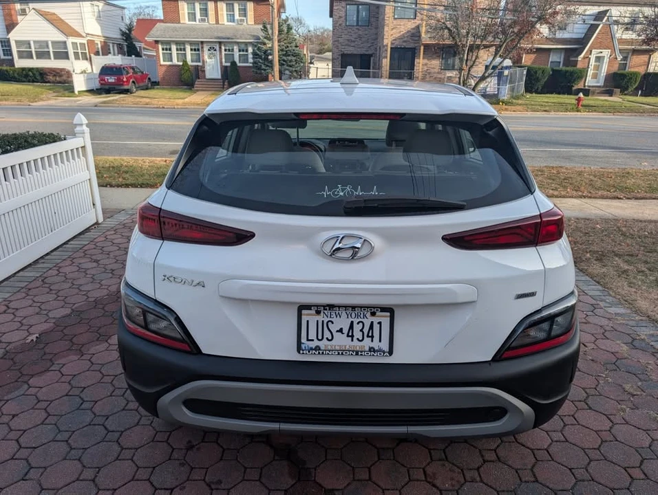 2023 Hyundai Kona - Image 9 of 18