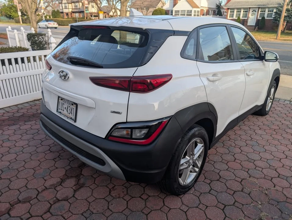 2023 Hyundai Kona - Image 8 of 18