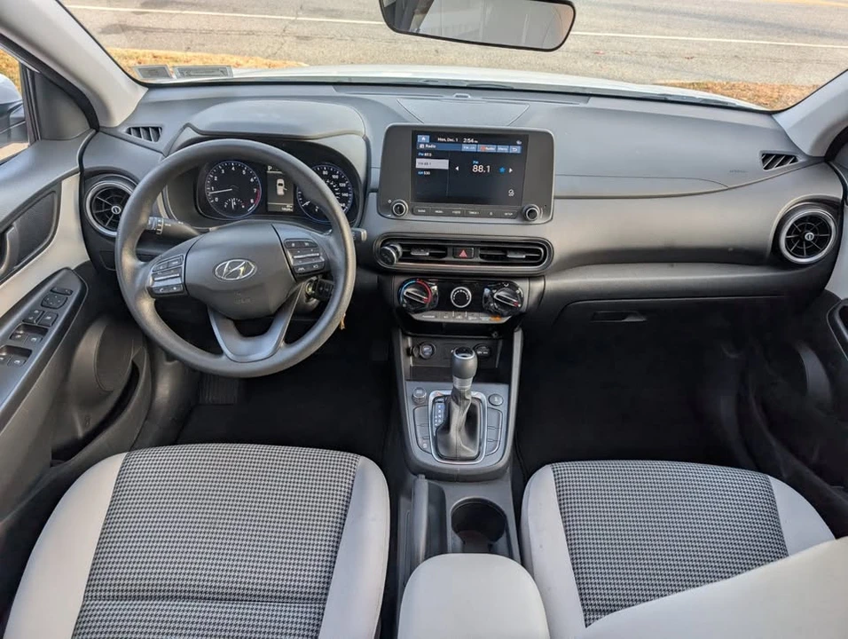 2023 Hyundai Kona - Image 13 of 18